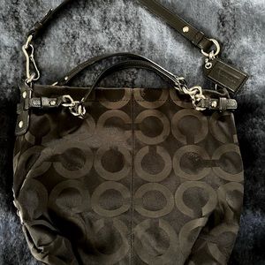 Coach fabric hobo-style shoulder bag with handles❣️